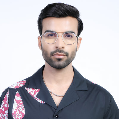 Eyejack Aura Silver & Transparent Wayfarer Eyeglasses for Men & Women (19001FCL1951-C6)