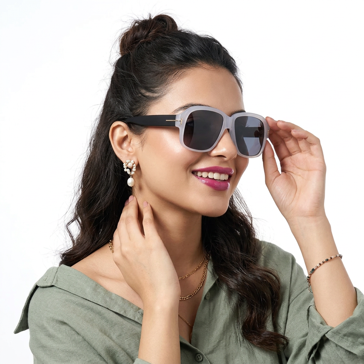 Eyejack Grey Wayfarer Sunglasses for Men & Women (21034CL1061)