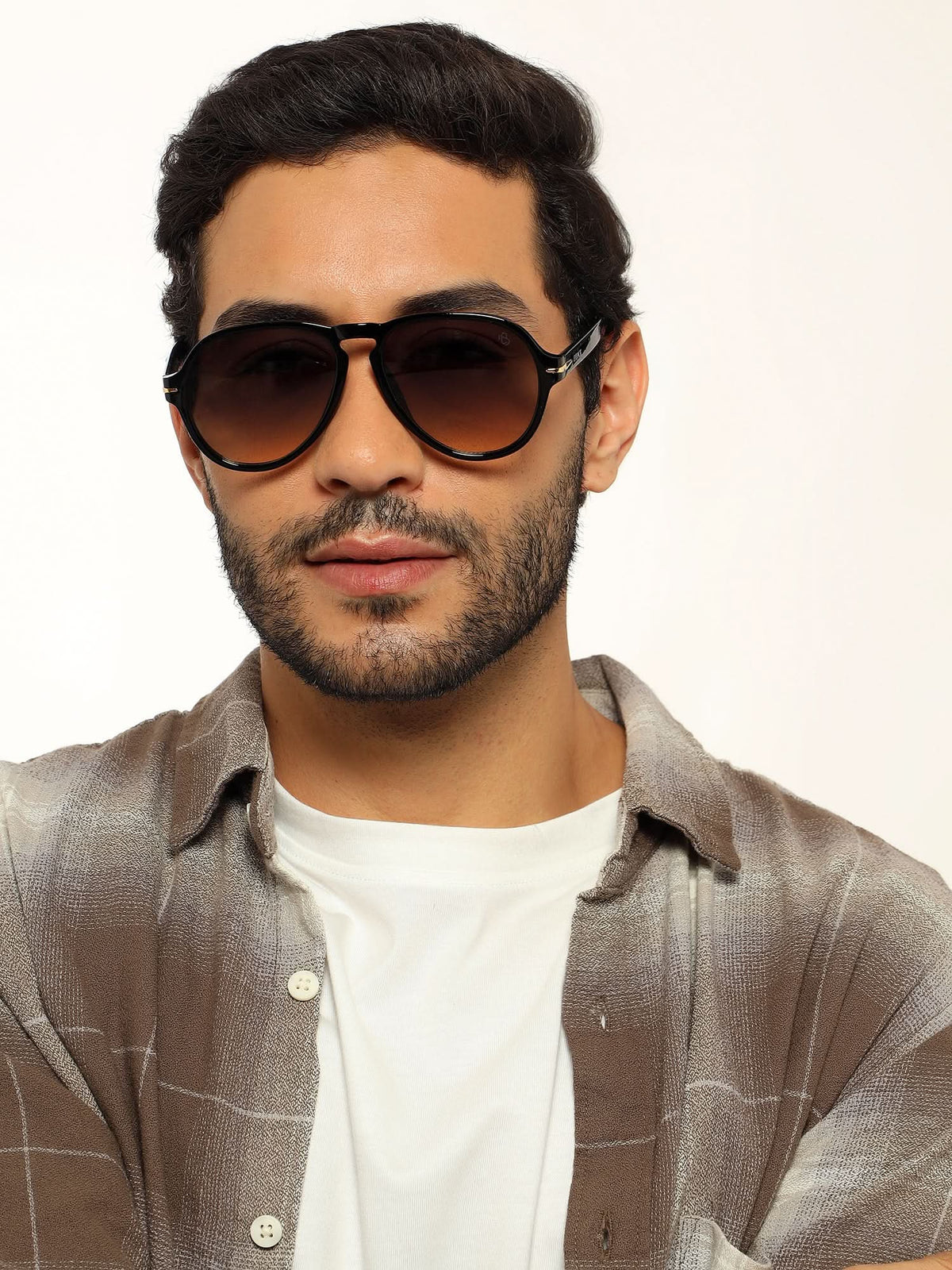 Eyejack Black Aviator Sunglasses for Men & Women (986CL973)