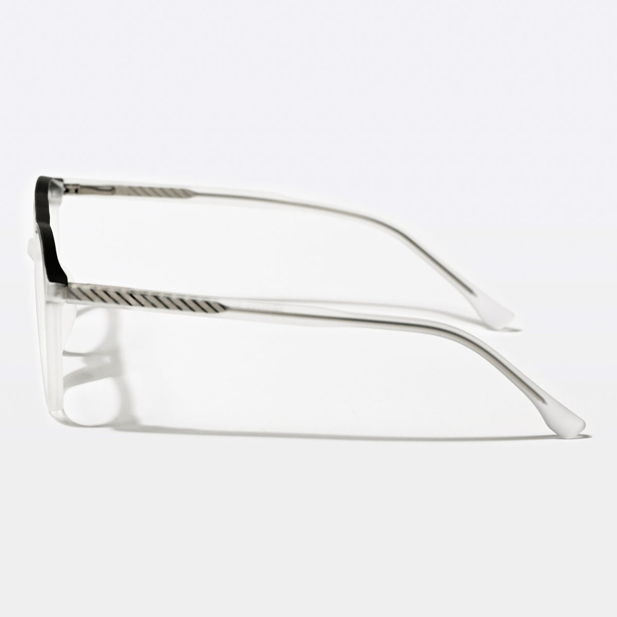 Eyejack Swift Matt Transparent & Black Oval Eyeglasses for Men & Women (MB23002CL136-C1)